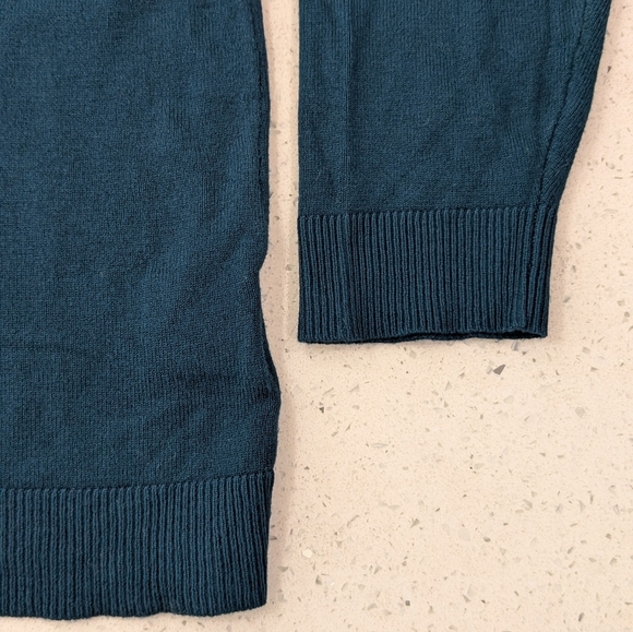 Torrid Dark Teal Black Lace Inset Sweater V-Neck Pullover Long Sleeve Fitted 2X - Picture 7 of 11